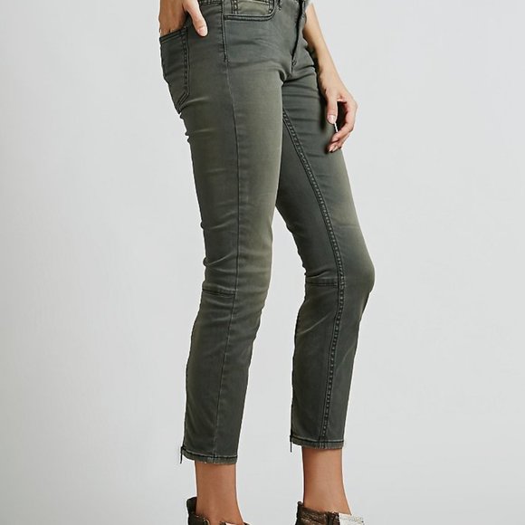 Free People Mid Rise Sueded Utility Cargo Zip Ankle Pants in Green - Picture 10 of 11